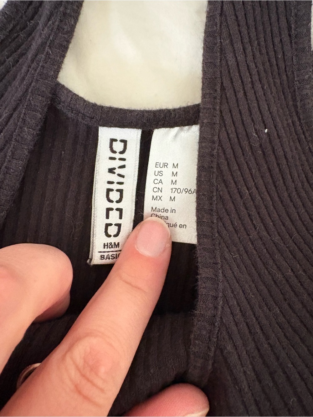 H&M Black Ribbed Button-Front Tank Top - Picture 2 of 3